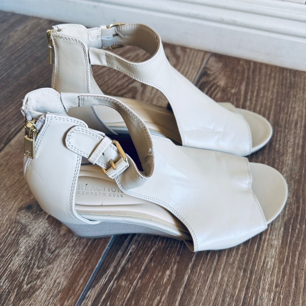 Kenneth Cole Women's‎ White Gracie Wedge Sandals size 9.5